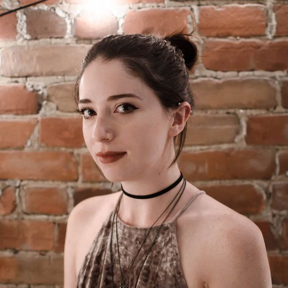 Meet your Posher, Erica - Picture 1 of 1